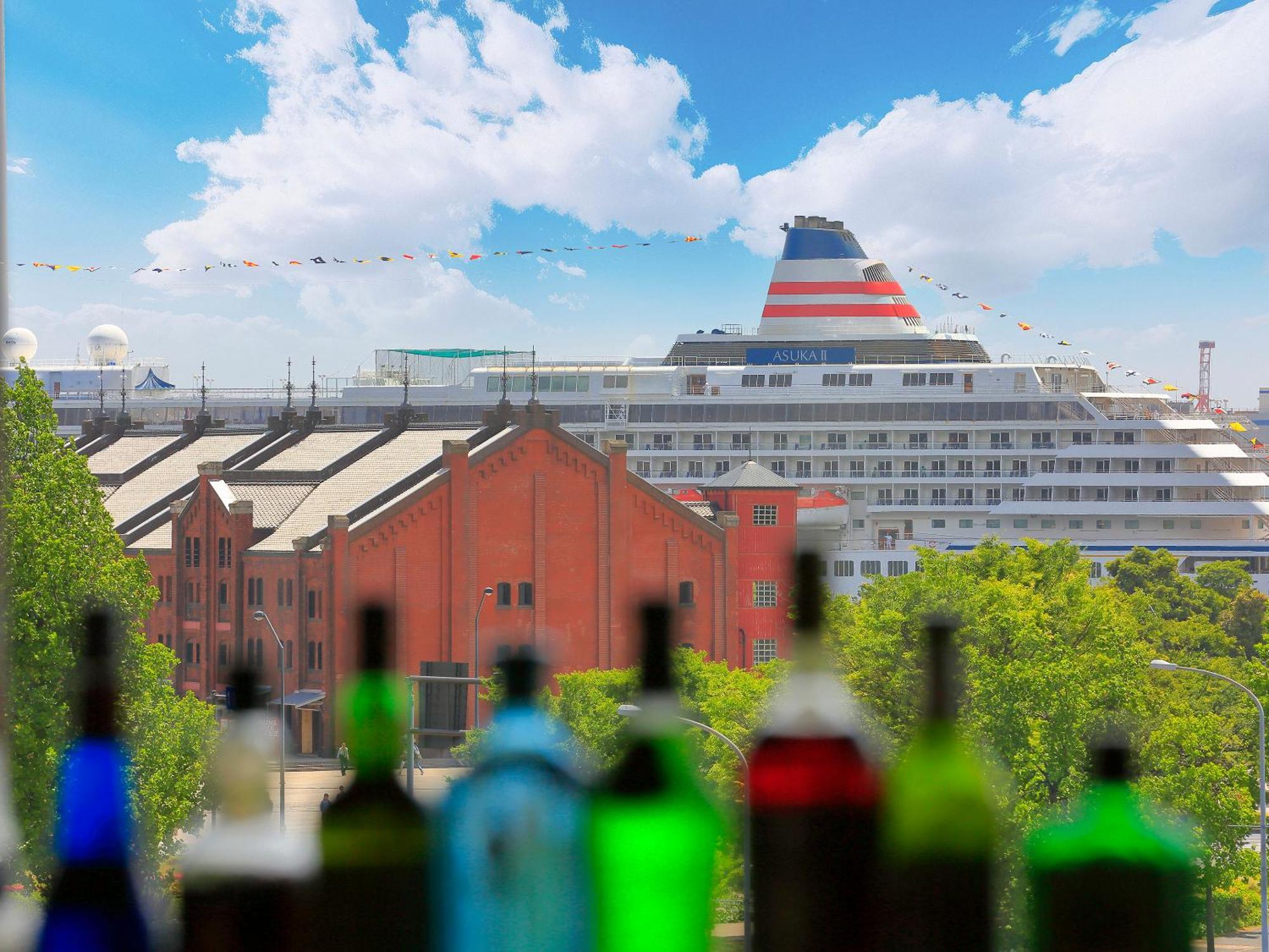 Navios Yokohama 3*
