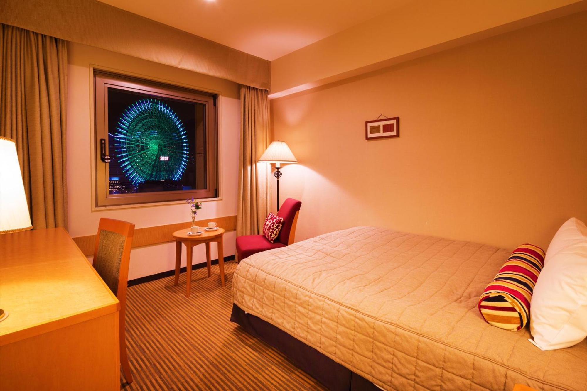 Navios Yokohama 3*